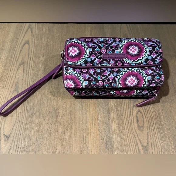 Vera Bradley Purple Floral Patterned Tri Fold Zippered Wallet : Clean - Picture 4 of 12